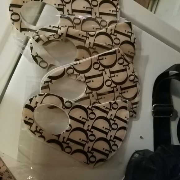 Mask - Picture 4 of 6